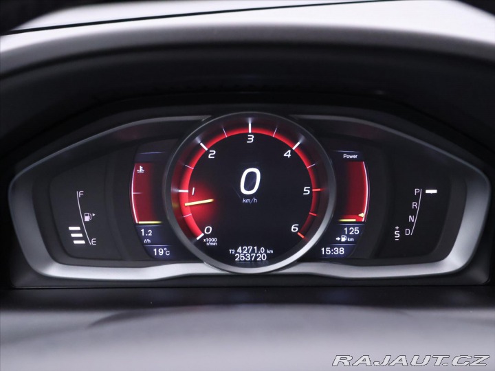 Volvo XC60 2,4 D4 133kW AWD Aut. Sum 2015