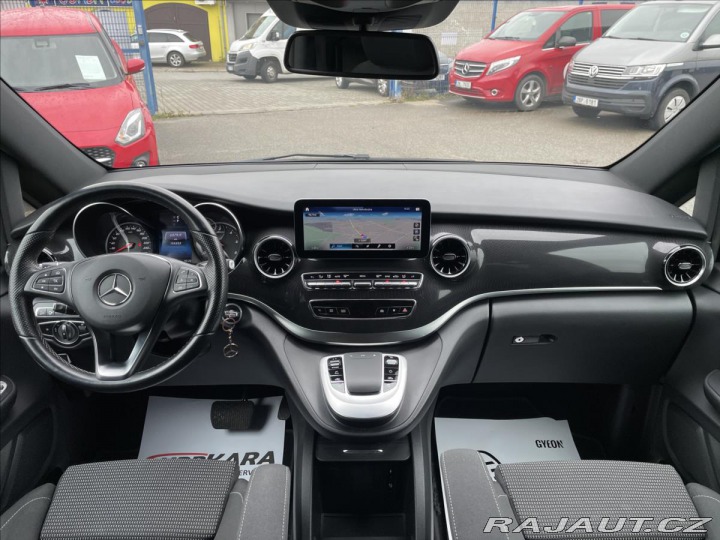 Mercedes-Benz V 300d L 4-Matic 7míst LED* 2022