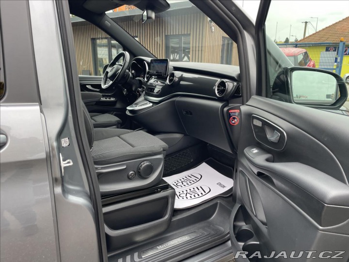 Mercedes-Benz V 300d L 4-Matic 7míst LED* 2022