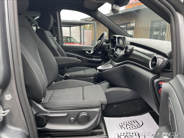 Mercedes-Benz V 300d L 4-Matic 7míst LED* 2022