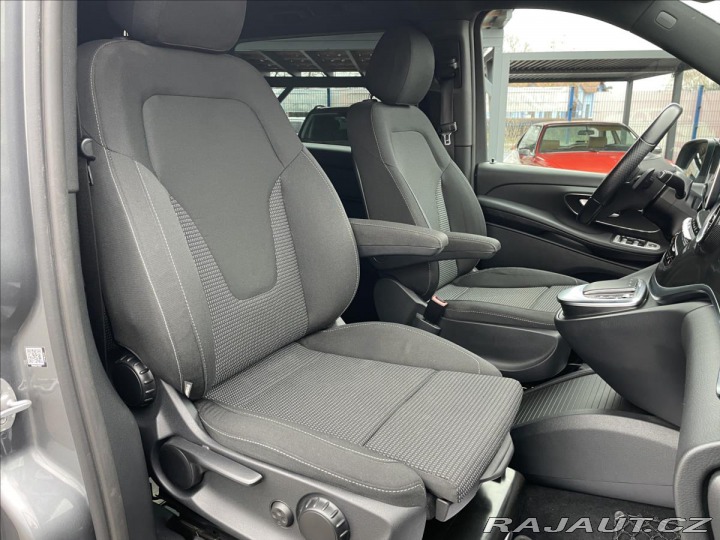 Mercedes-Benz V 300d L 4-Matic 7míst LED* 2022