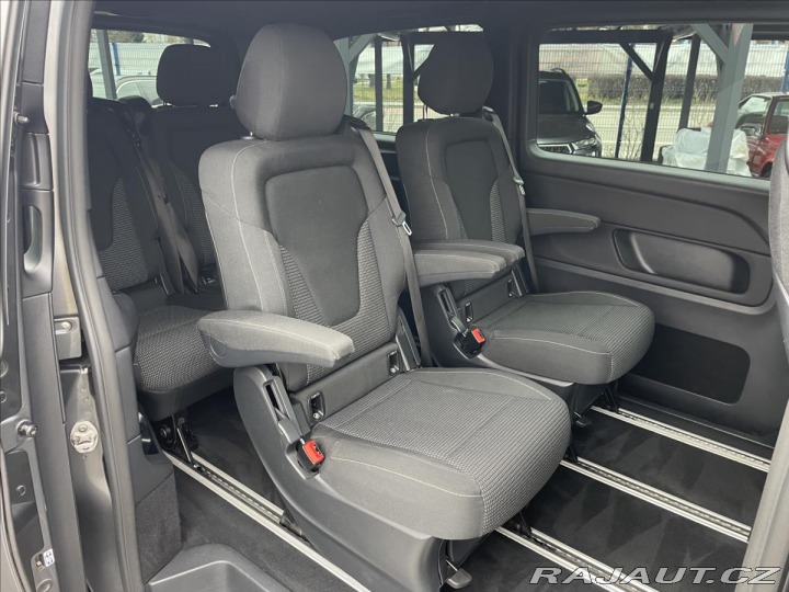 Mercedes-Benz V 300d L 4-Matic 7míst LED* 2022