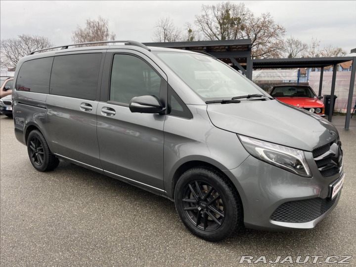Mercedes-Benz V 300d L 4-Matic 7míst LED* 2022