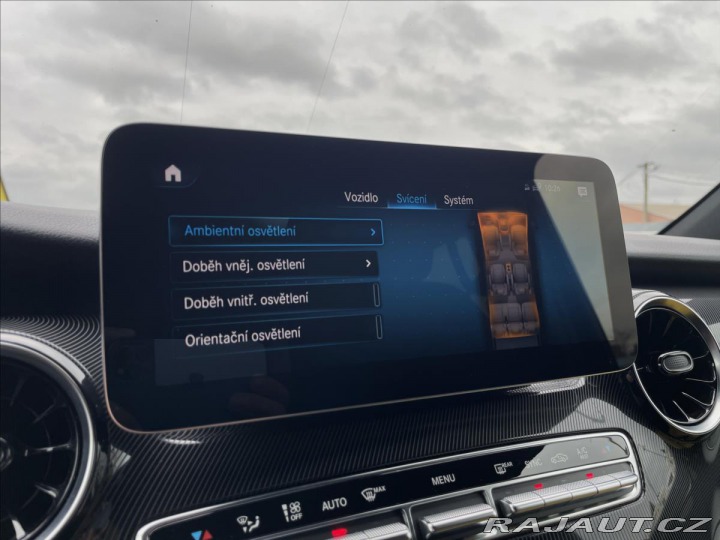 Mercedes-Benz V 300d L 4-Matic 7míst LED* 2022