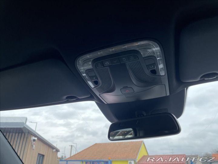 Mercedes-Benz V 300d L 4-Matic 7míst LED* 2022