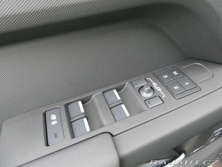 Land Rover Defender 110 3,0 X-Dynamic SE D250 2025