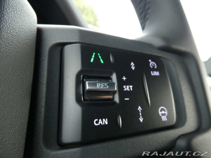 Land Rover Defender 110 3,0 X-Dynamic SE D250 2025