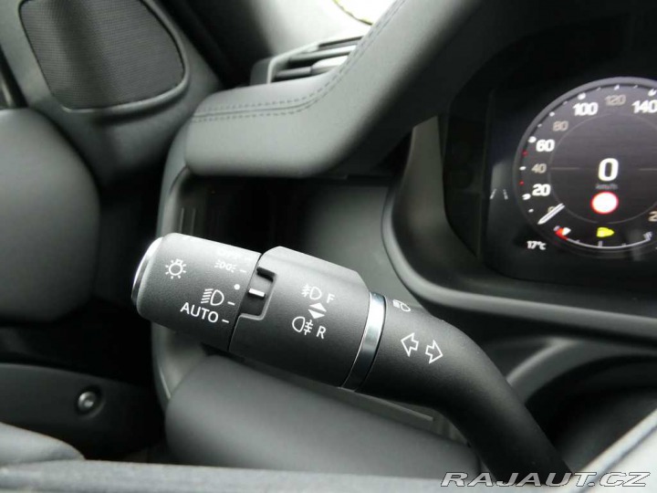 Land Rover Defender 110 3,0 X-Dynamic SE D250 2025