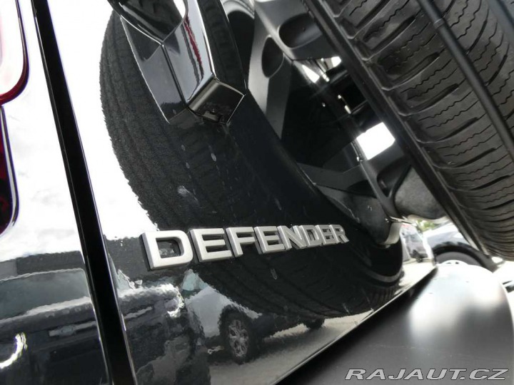 Land Rover Defender 110 3,0 X-Dynamic SE D250 2025