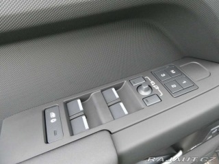 Land Rover Defender 110 3,0 X-Dynamic SE D250 2025