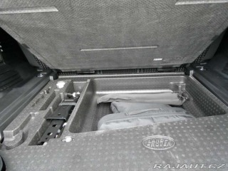 Land Rover Defender 110 3,0 X-Dynamic SE D250 2025