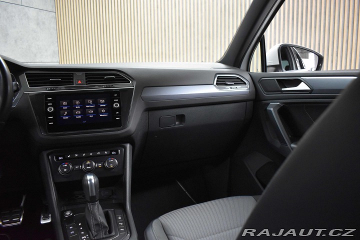 Volkswagen Tiguan 2.0 TSI REZERVACE 2020