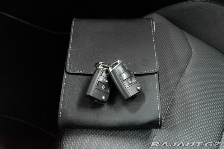 Volkswagen Tiguan 2.0 TSI REZERVACE 2020