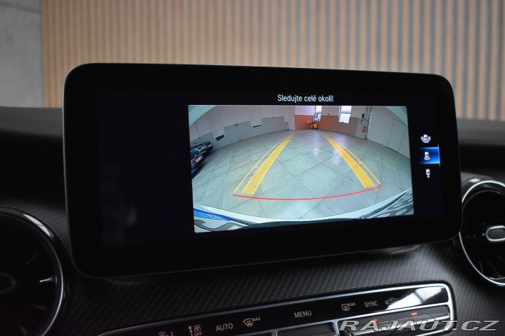 Mercedes-Benz V V 300d 4MATIC*AMG REZERVA 2022