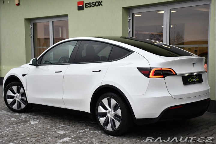 Tesla Model Y RWD STANDARD RANGE 1M 13t 2023