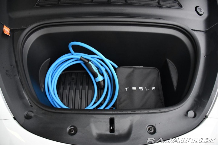 Tesla Model Y RWD STANDARD RANGE 1M 13t 2023