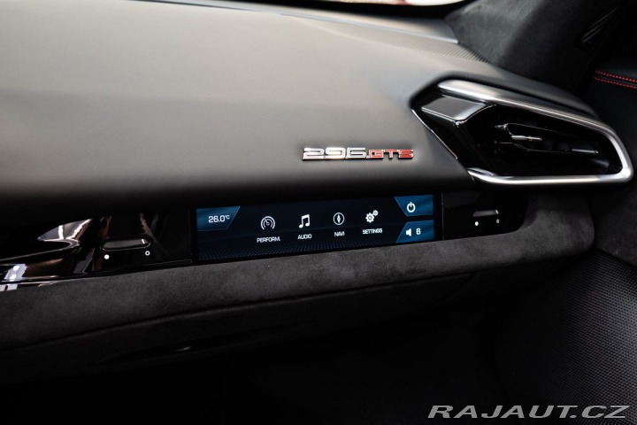 Ferrari 296 GTS Lift/CarPlay/Rosso im 1800