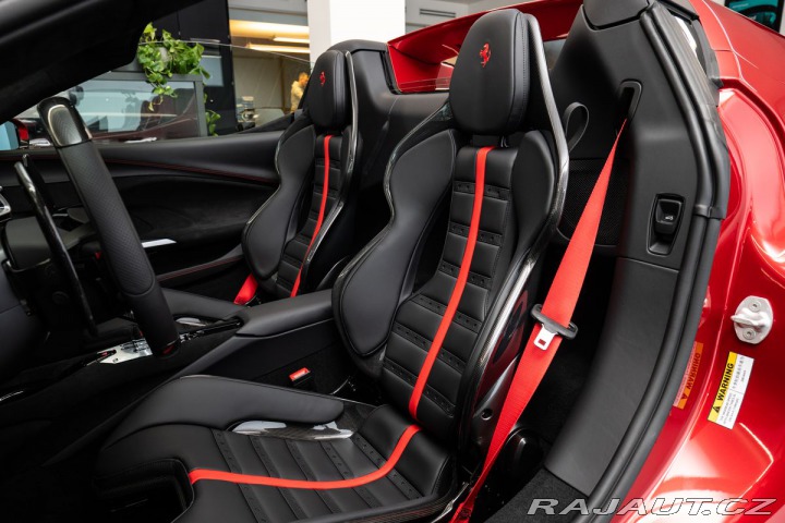 Ferrari 296 GTS Lift/CarPlay/Rosso im 2025