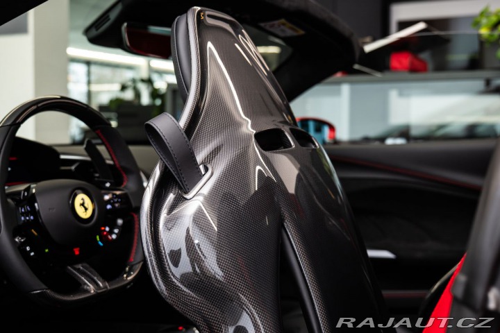 Ferrari 296 GTS Lift/CarPlay/Rosso im 1800