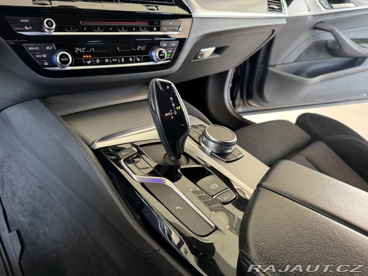 BMW 5 520d xDrive*M-SPORT*Webas 2019