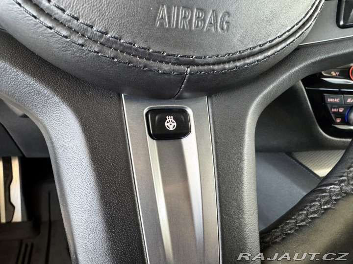 BMW 5 520d xDrive*M-SPORT*Webas 2019