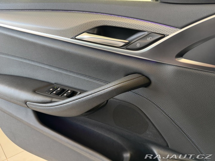 BMW 5 520d xDrive*M-SPORT*REZER 2019