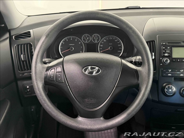 Hyundai i30 1,4 i COMFORT ČESKÁ REPUB 2009