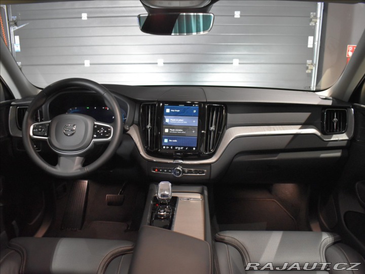 Volvo XC60 2,0 T6 AWD Ult Pano,Vzduc 2025