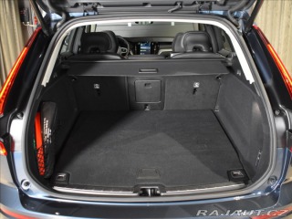 Volvo XC60 2,0 T6 AWD Ult Pano,Vzduc 2025