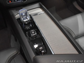 Volvo XC60 2,0 T6 AWD Ult Pano,Vzduc 2025