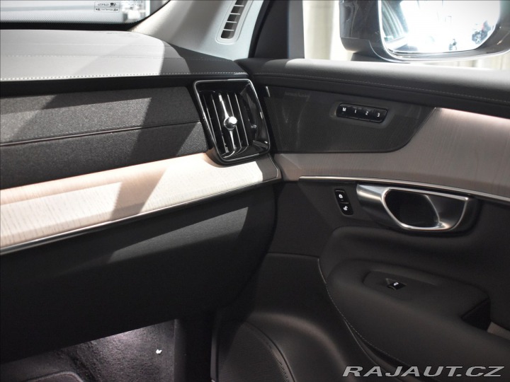 Volvo XC90 2,0 T8 XC90 Plus Bright 2025