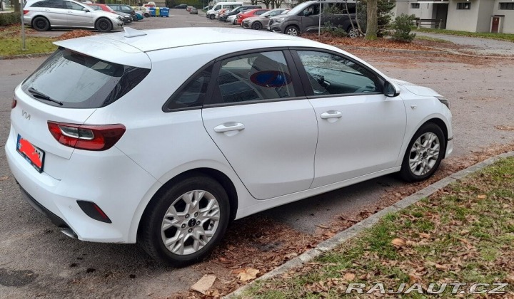 Kia Ceed 1,5 benz.118kw 2022