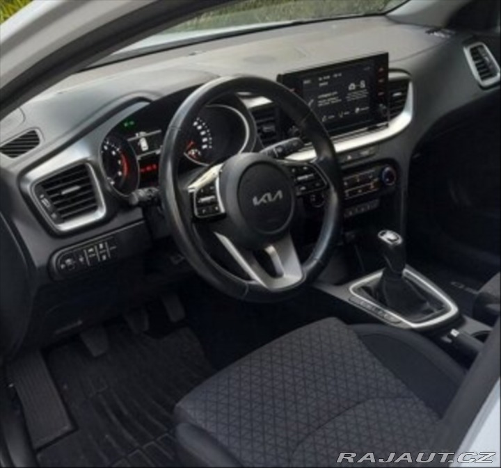 Kia Ceed 1,5 benz.118kw 2022