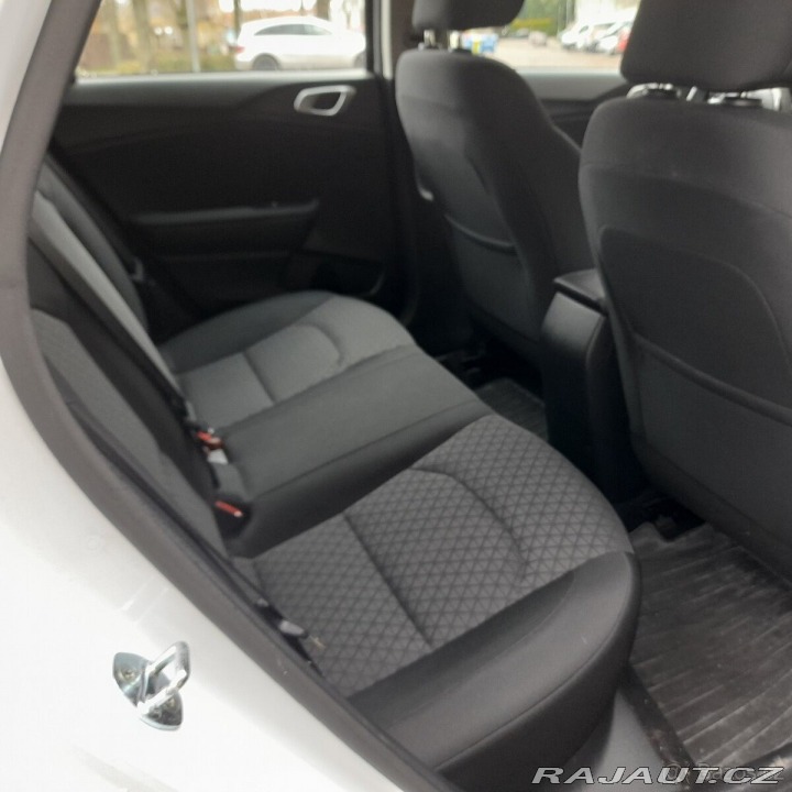 Kia Ceed 1,5 benz.118kw 2022