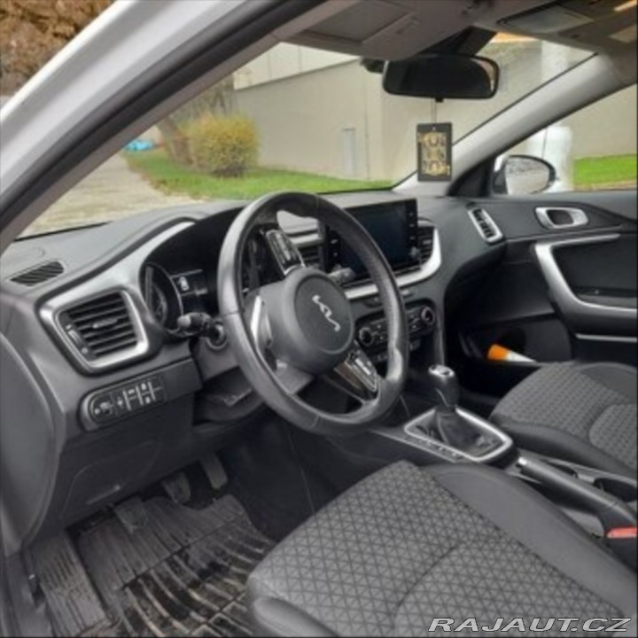 Kia Ceed 1,5 benz.118kw 2022