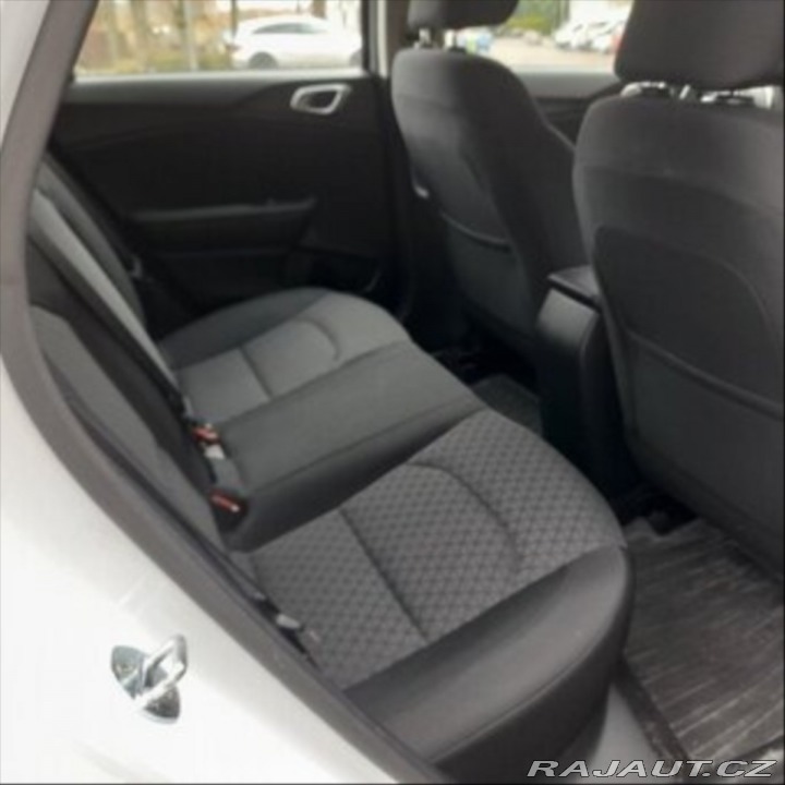 Kia Ceed 1,5 benz.118kw 2022