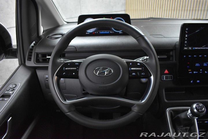 Hyundai Staria 2.2 CRDi*REZERVACE* 2023