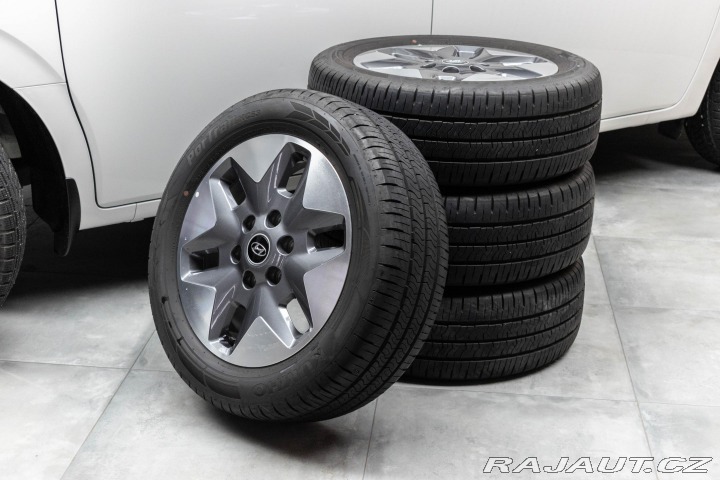 Hyundai Staria 2.2 CRDi 9.MÍST*ZÁRUKA*2x 2023