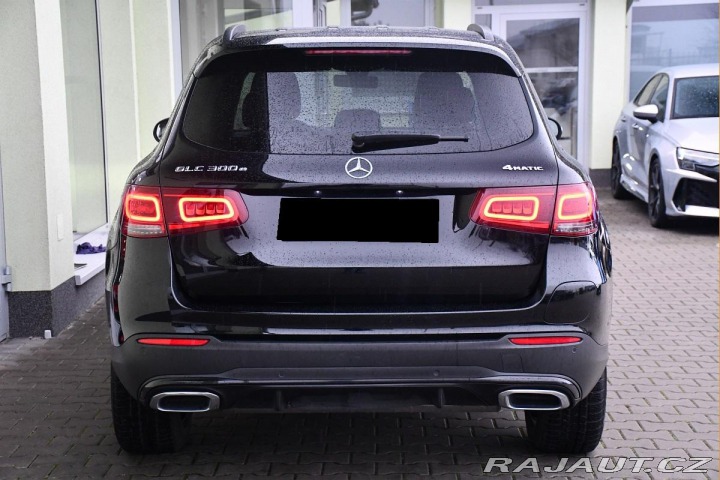 Mercedes-Benz GLC 300e 4MATIC AMG TAŽNÉ 1M 2022