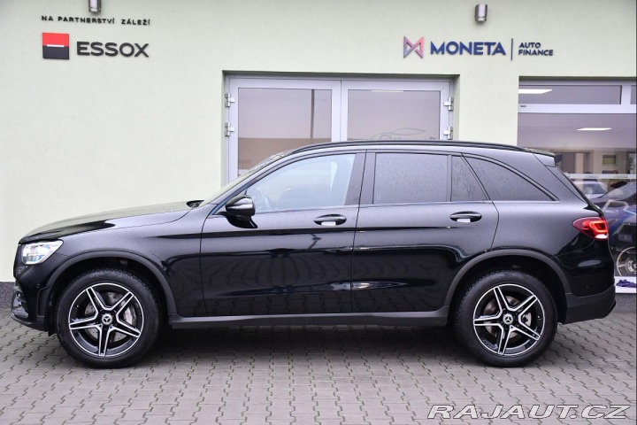 Mercedes-Benz GLC 300e 4MATIC AMG TAŽNÉ 1M 2022