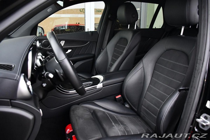 Mercedes-Benz GLC 300e 4MATIC AMG TAŽNÉ 1M 2022