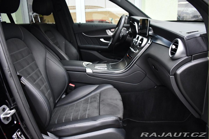 Mercedes-Benz GLC 300e 4MATIC AMG TAŽNÉ 1M 2022