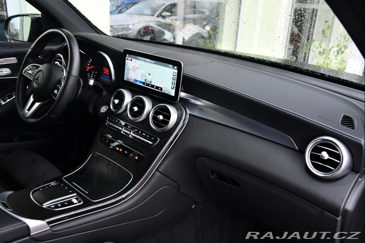 Mercedes-Benz GLC 300e 4MATIC AMG TAŽNÉ 1M 2022