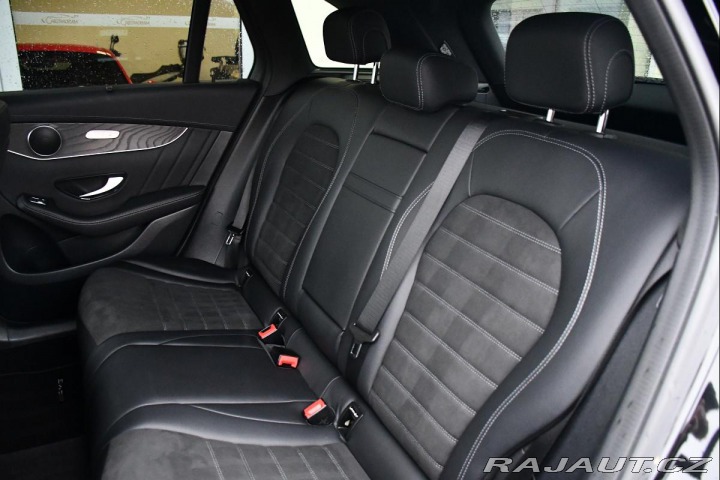 Mercedes-Benz GLC 300e 4MATIC AMG TAŽNÉ 1M 2022