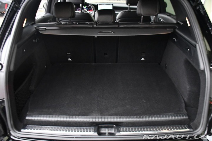 Mercedes-Benz GLC 300e 4MATIC AMG TAŽNÉ 1M 2022