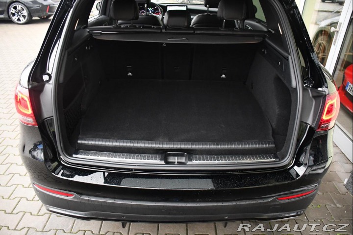 Mercedes-Benz GLC 300e 4MATIC AMG TAŽNÉ 1M 2022