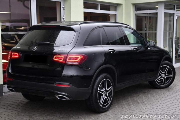 Mercedes-Benz GLC 300e 4MATIC AMG TAŽNÉ 1M 2022