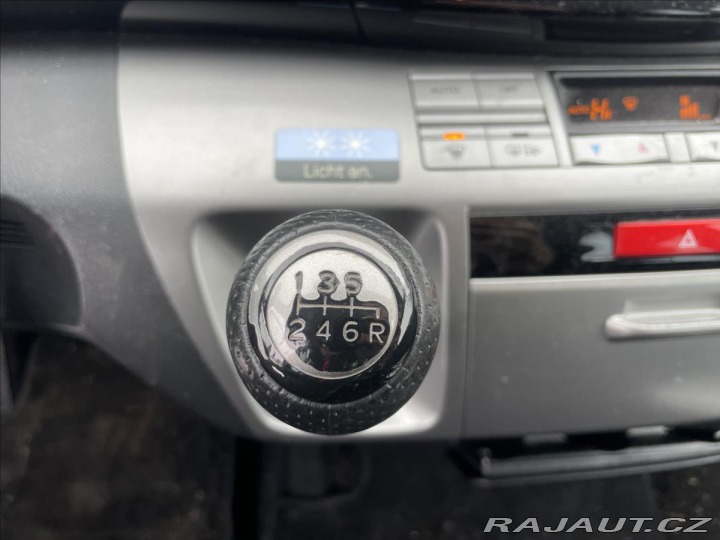 Honda FR-V 2,0 i-VTEC 110kw odp. DPH 2006