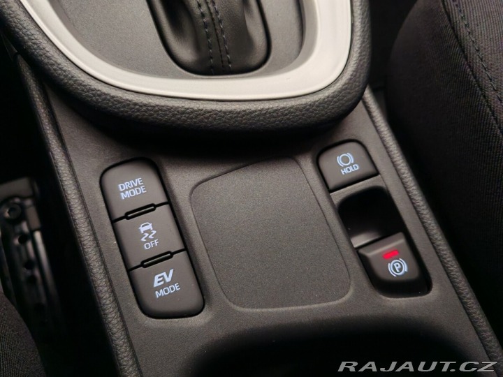 Toyota Yaris Cross 1,5 AT Hybrid Comfort 2025