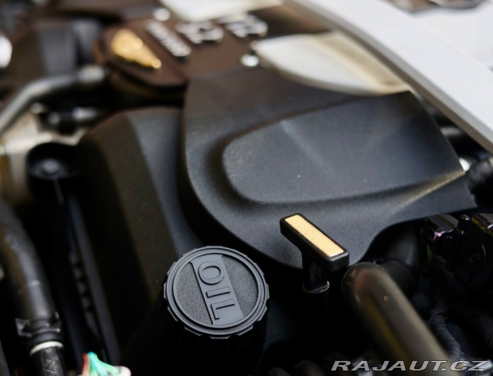 Aston Martin Ostatní modely DB11 5.2 V12 | 360kamera 2016